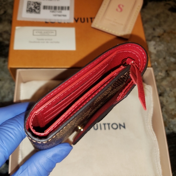 NEW Louis Vuitton Victorine Wallet - Picture 5 of 8